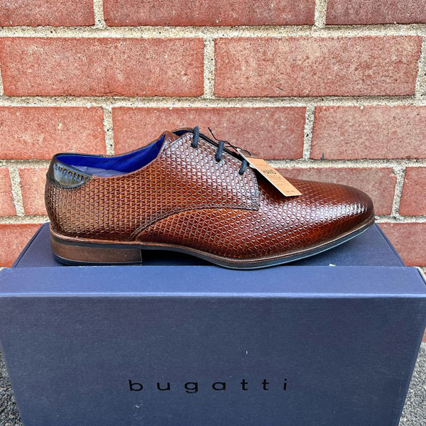 Bugatti shoe